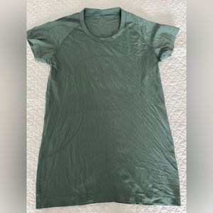 Lululemon swift T-Shirt size 10